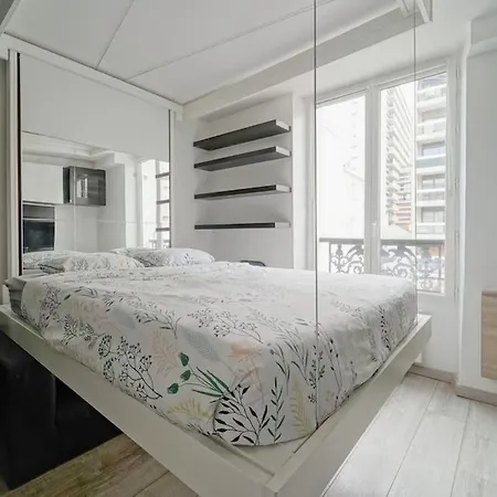 Doorman - Parisian Historic Gem - Location * باريس