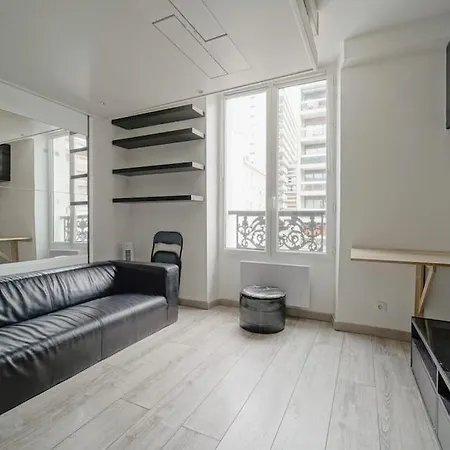 Doorman - Parisian Historic Gem - Location * باريس