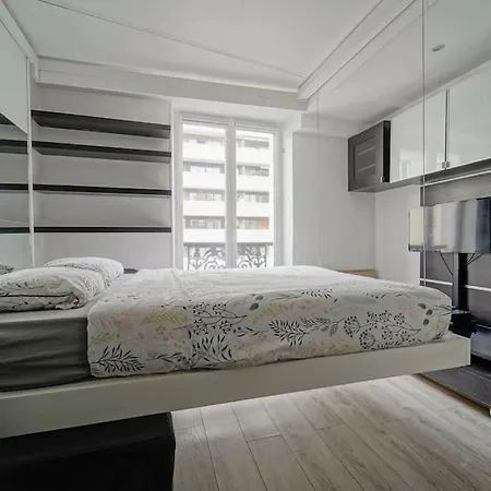 Doorman - Parisian Historic Gem - Location Apartment
