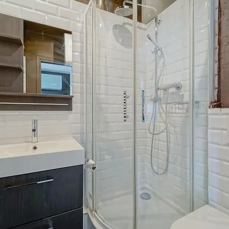 Apartment Doorman - Parisian Historic Gem - Location *